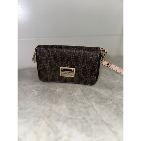 Michael Kors Patent Leather Wristlet Wallet Monogram Gold Black Zip Designer - Picture 10 of 10